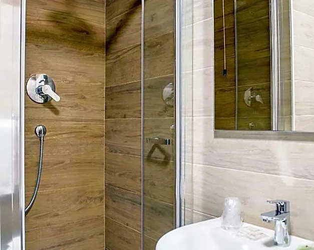 Emmaus Hotel 3*
